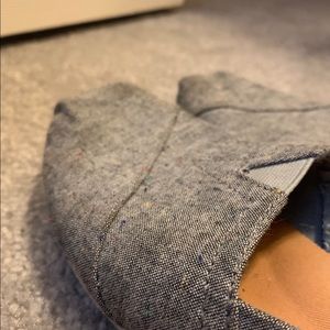 Grey Toms w/ blue and red speckles